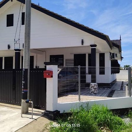 Hadeera Minimalis Family Homestay กัวลาตรังกานู ภายนอก รูปภาพ